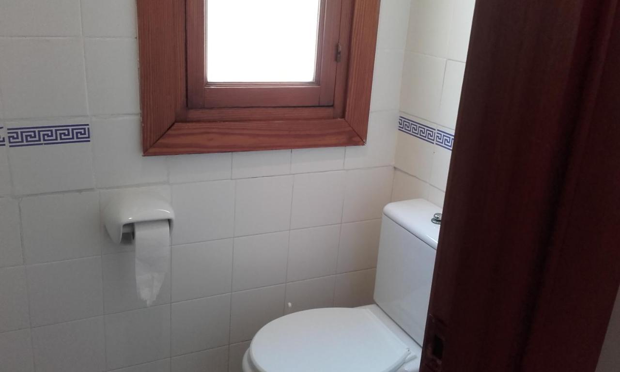 Casa-b- Pequeno Conjunto Adosados Apartment La Caleta-Guardia