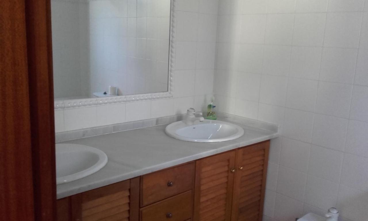 Casa-b- Pequeno Conjunto Adosados * La Caleta-Guardia