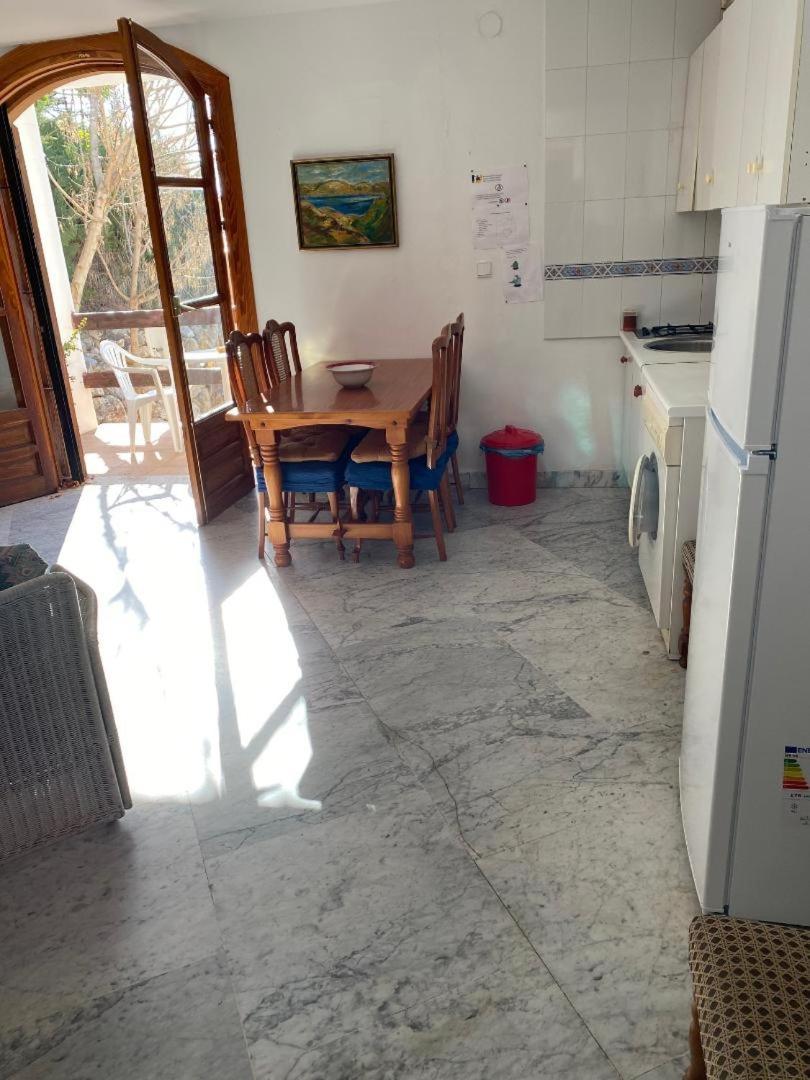 Casa-b- Pequeno Conjunto Adosados